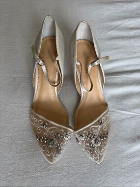 Bella Belle Elegant Embellished Pointed-Toe Heels